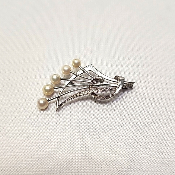 Mikimoto Estate Akoya Pearl Brooch Pin Sterling Silver 5.4 mm - Picture 3 of 8
